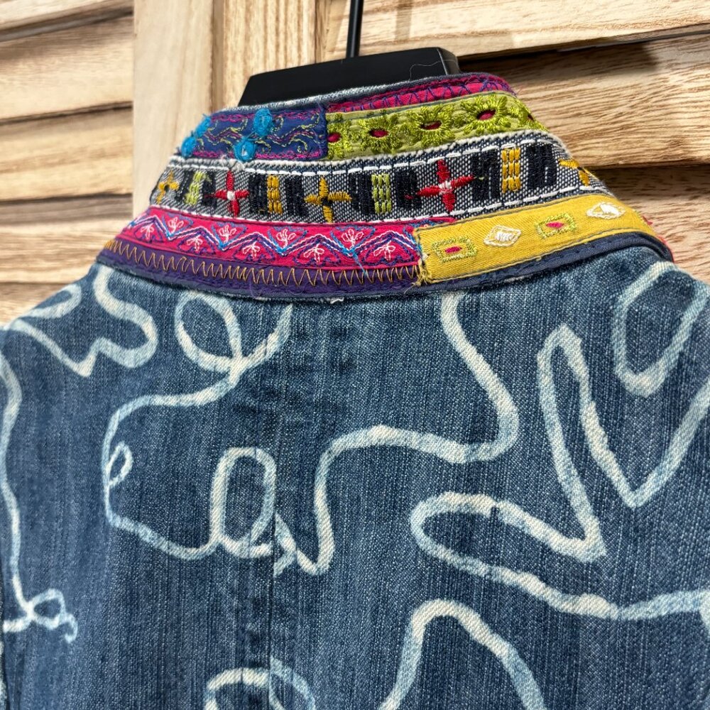 Chico’s Artisan Tapestry Trim Denim Jacket Etched Floral Blue Size L - Picture 5 of 9